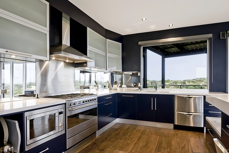 Large Kitchen with appliances Large Kitchen with appliances