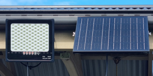 Solar Motion Sensor Floodlight - Resized