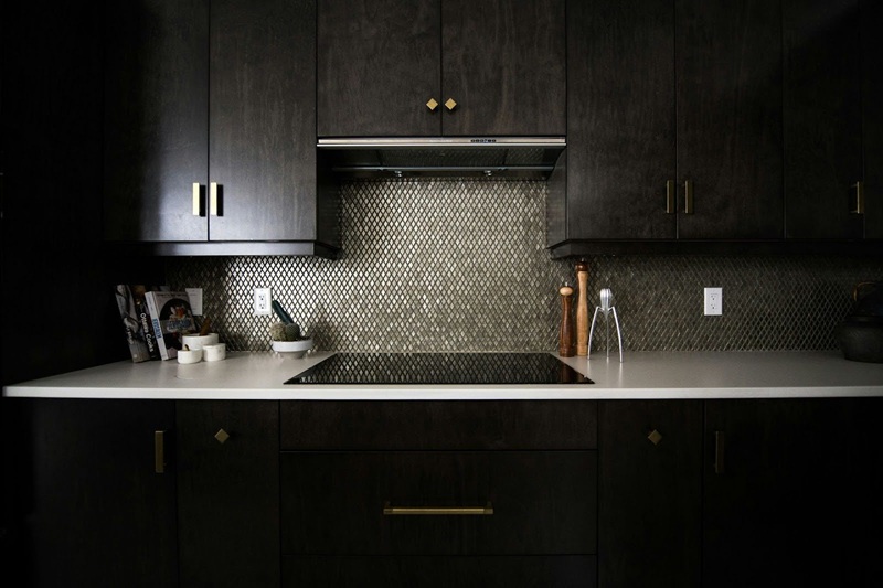 kitchen with tiled backsplash
