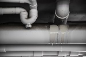 PVC Water leak pipe, Building Drainage pipes crack seep problem