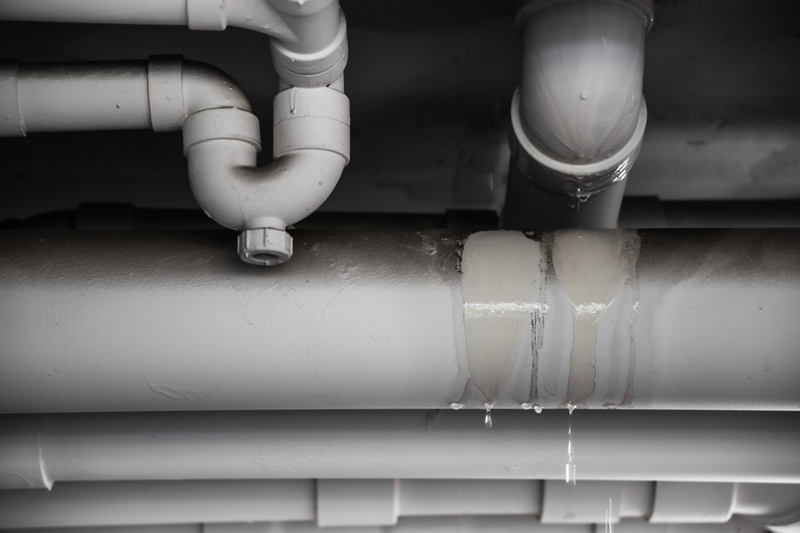 PVC Water leak pipe, Building Drainage pipes crack seep problem PVC Water leak pipe, Building Drainage pipes crack seep problem