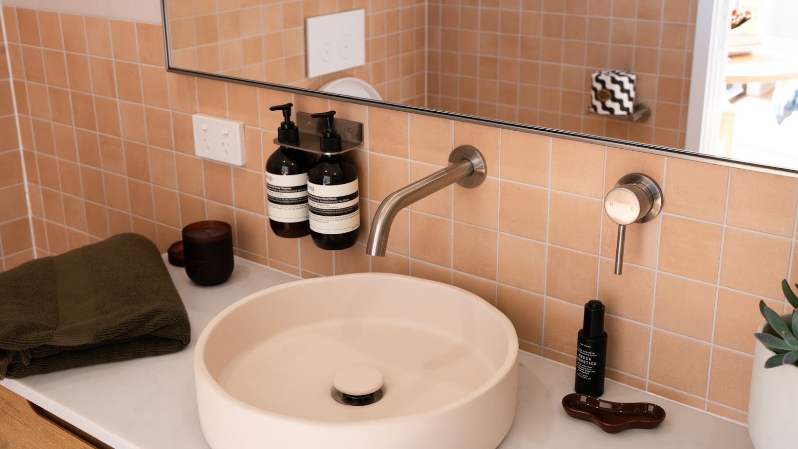 Detailed Bathroom Vanity Tiles