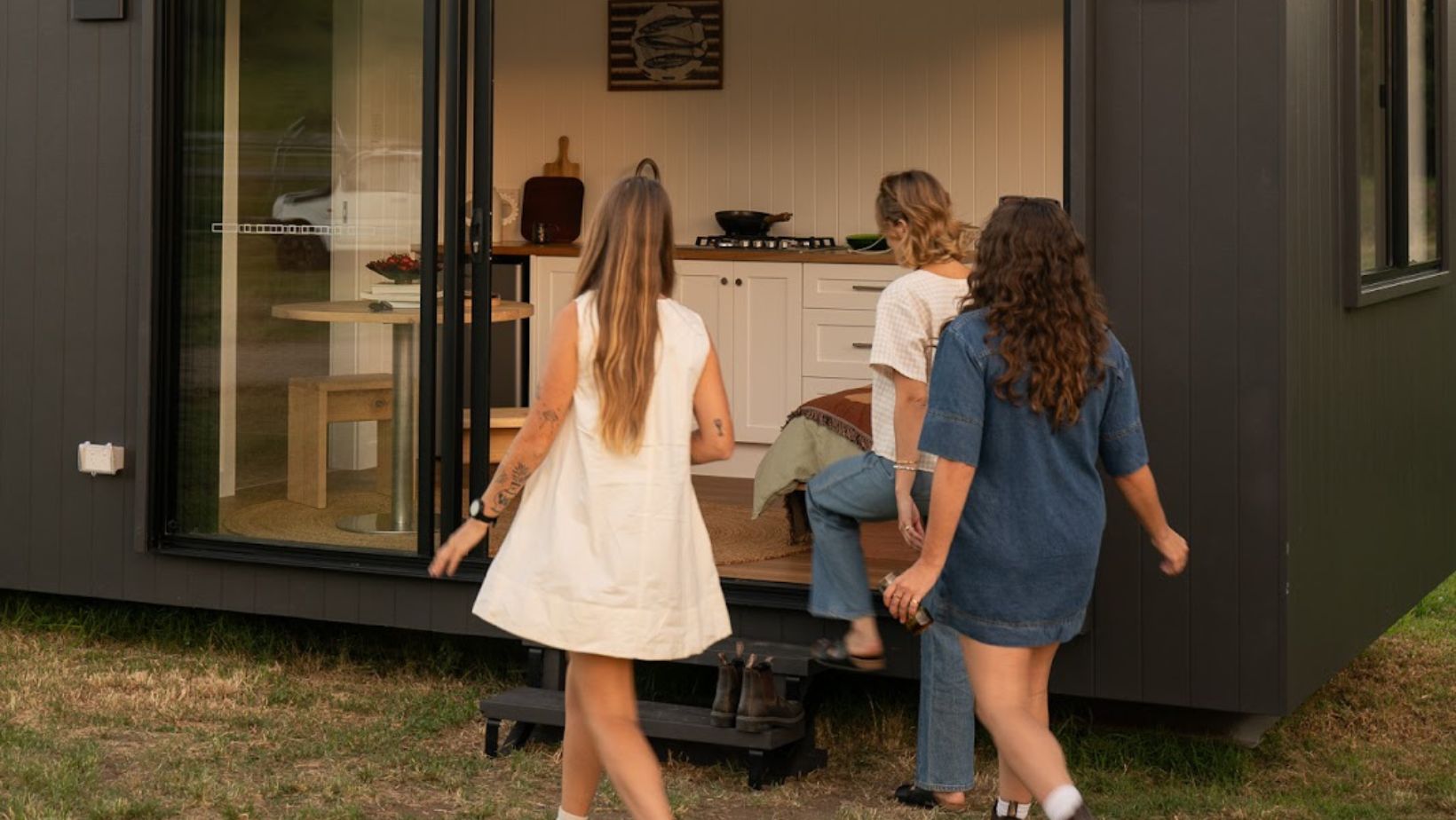 Outhaus Earth 2x3 Exterior