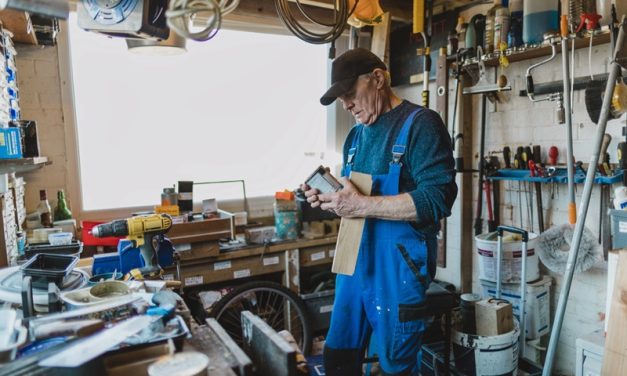 Hiring Equipment for a Shed Build: What Most Australians Get Wrong
