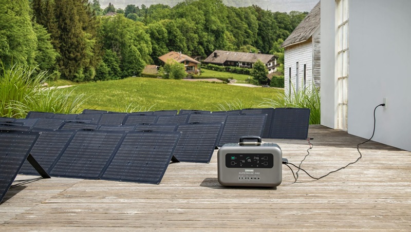 Portable Power Station Charging with Solar Panels Portable Power Station Charging with Solar Panels