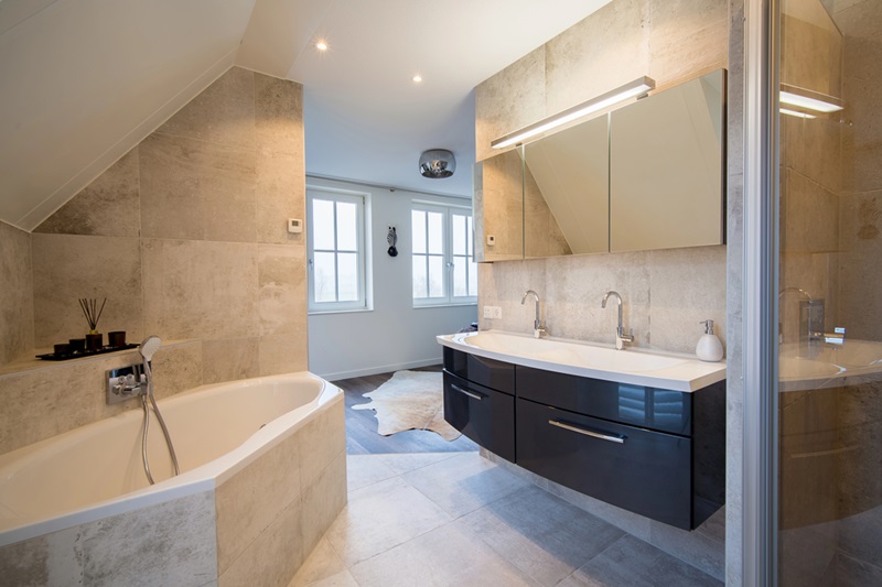 Architecturally built bathroom with luxury tiling Architecturally built bathroom with luxury tiling
