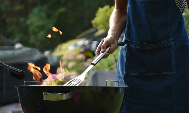 Crafting a Backyard Barbecue Hub for Delicious Meals