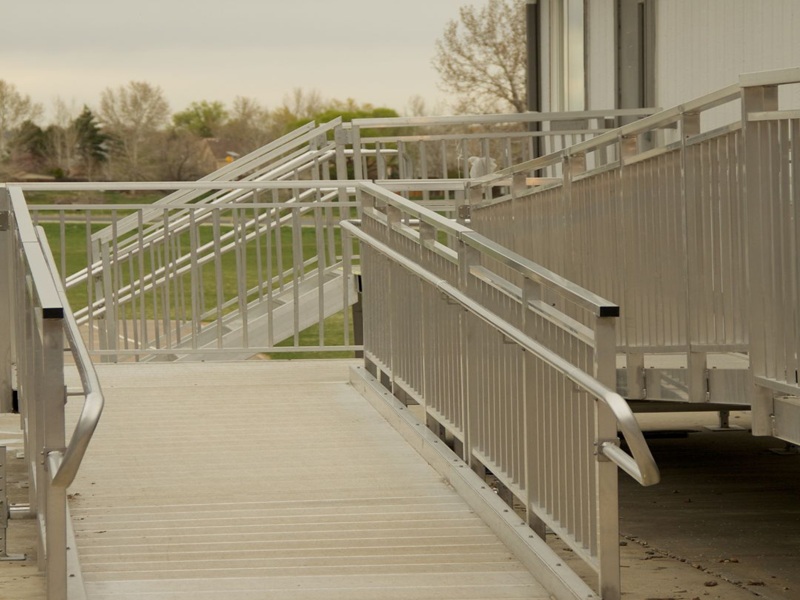 Heavy-Duty Industrial Access Ramp for Modular Buildings